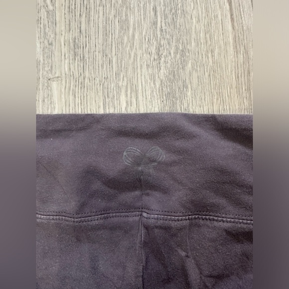 Aritzia TNA chill leggings, grey, size XS - Picture 3 of 4